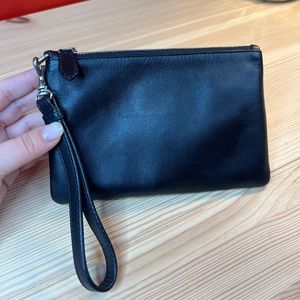 ROYCE New York Leather Wristlet